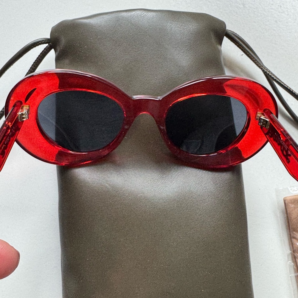 LOEWE NWOT sunglasses LW401121 - Picture 16 of 16